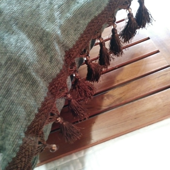 Decretive Throw Pillow - Picture 2 of 4